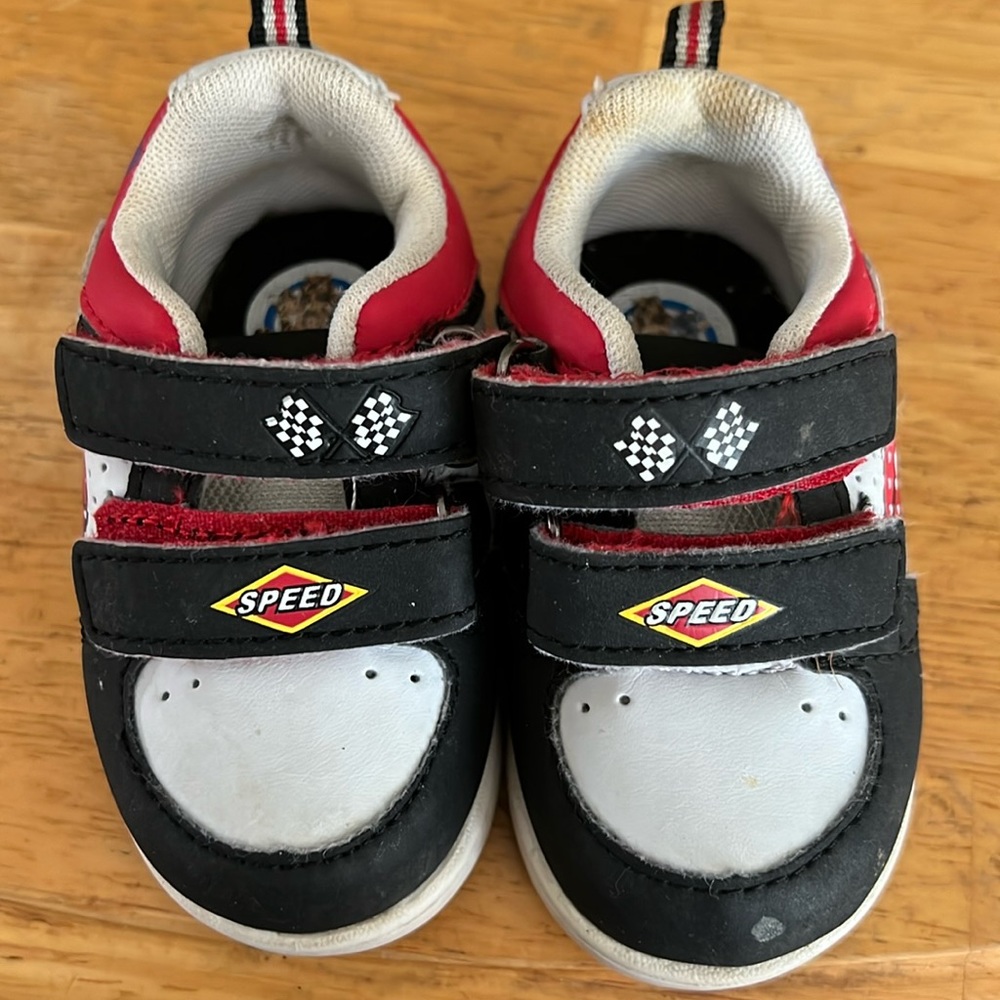 Garanimals toddler size 3 sneakers.